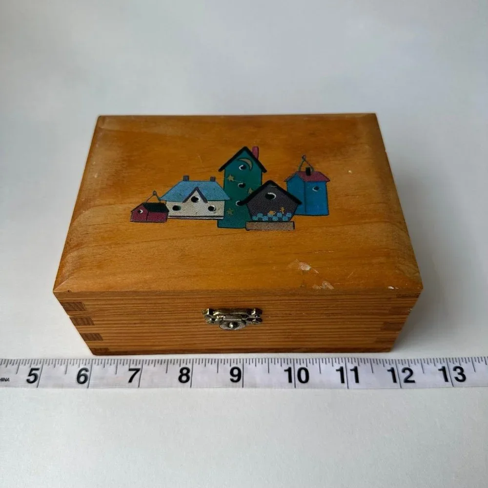 Wooden Bird House Box - Picture 8 of 9